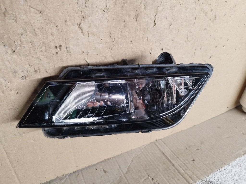фото №1, Протитуманна фара правий перед seat toledo 6j9941702a