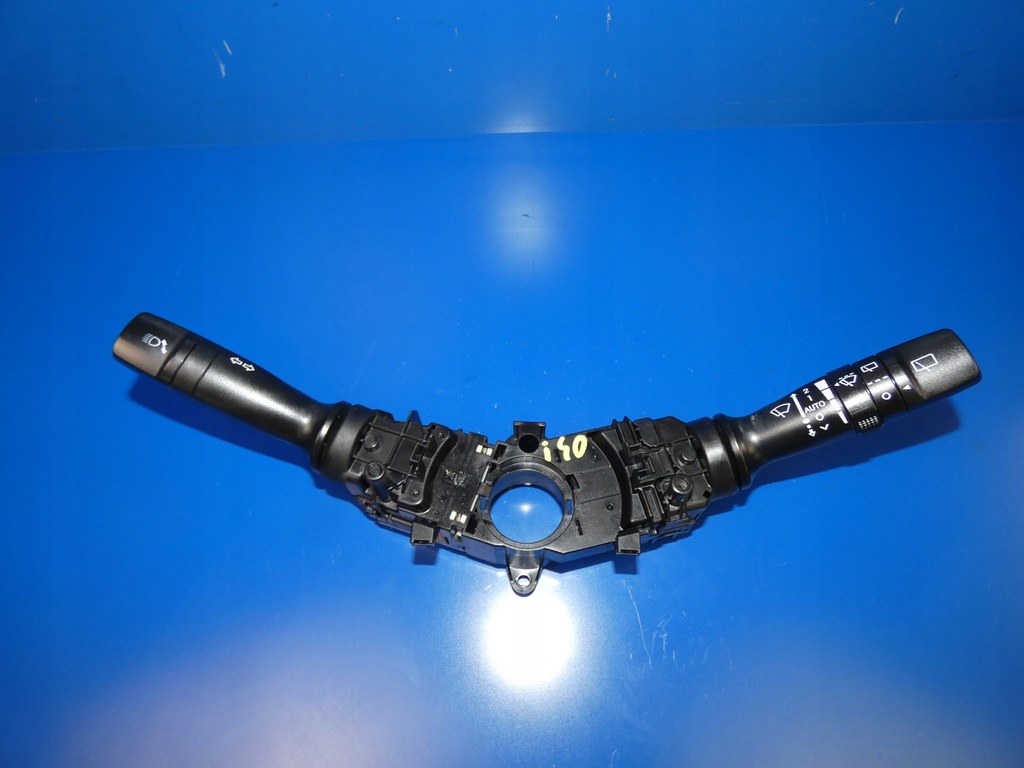 фото №1, Hyundai i40 переключатель комбинированный переключатели