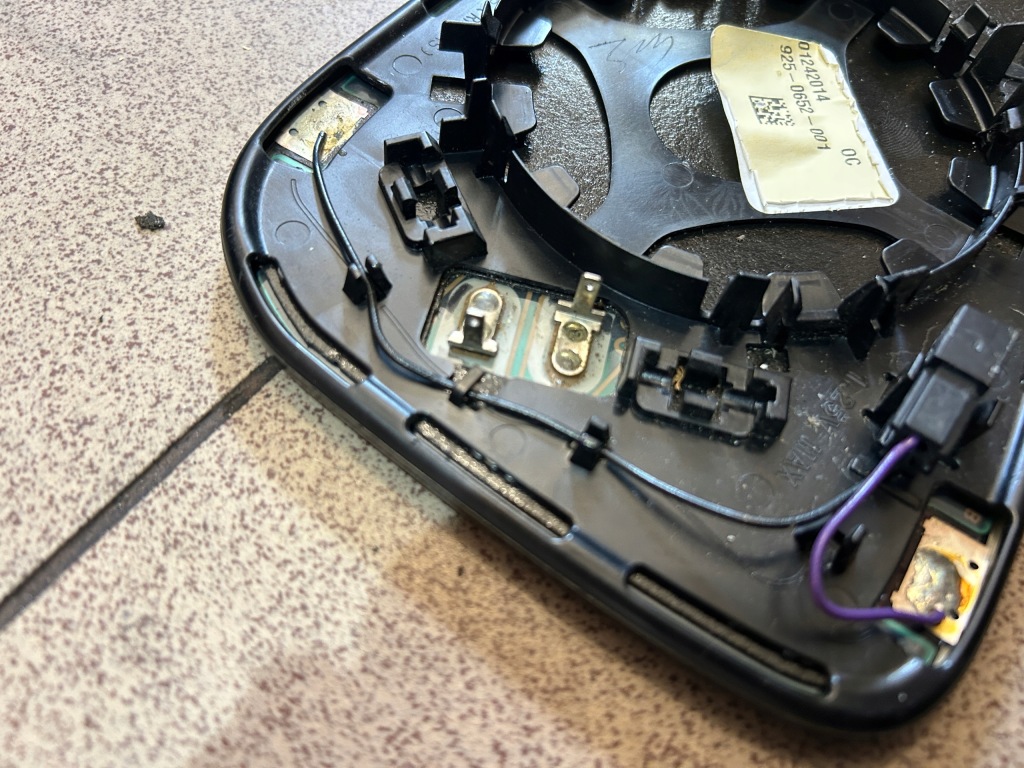 Вкладыш зеркало правое фотохромный jagur xf 250 рестайлинг  европа 12-15 Цена