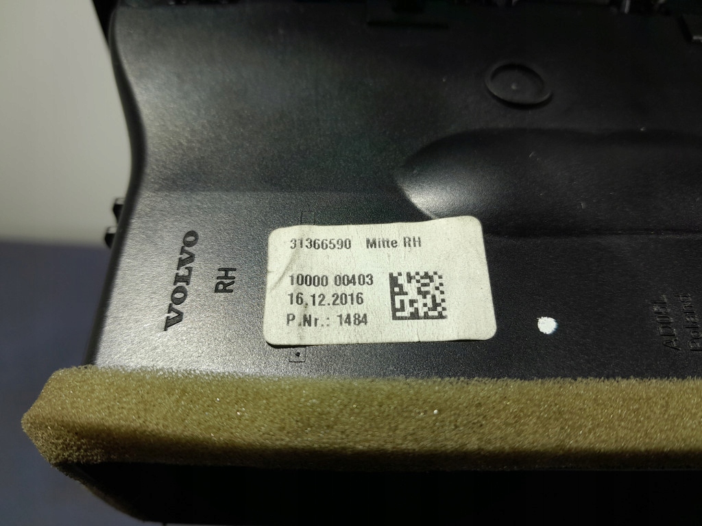 фото №11, Volvo s90 ii v90 dekor консолі ґрати обдув середній eu 31403974