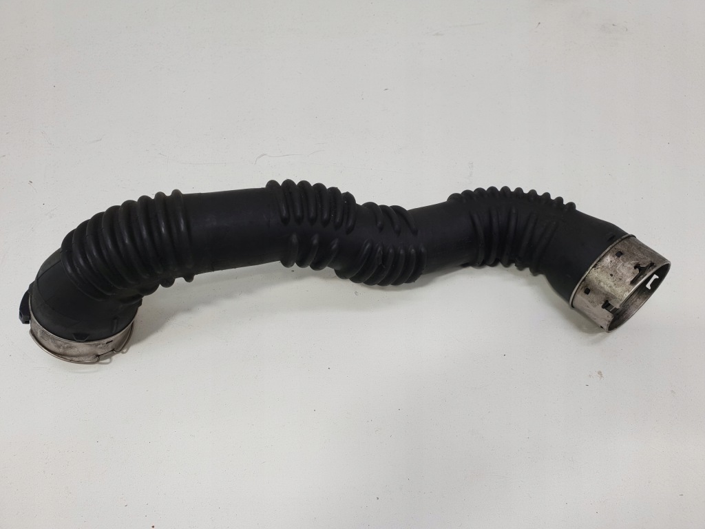 Купить Mercedes w176 труба пабтрубок  интеркулер a2465200101