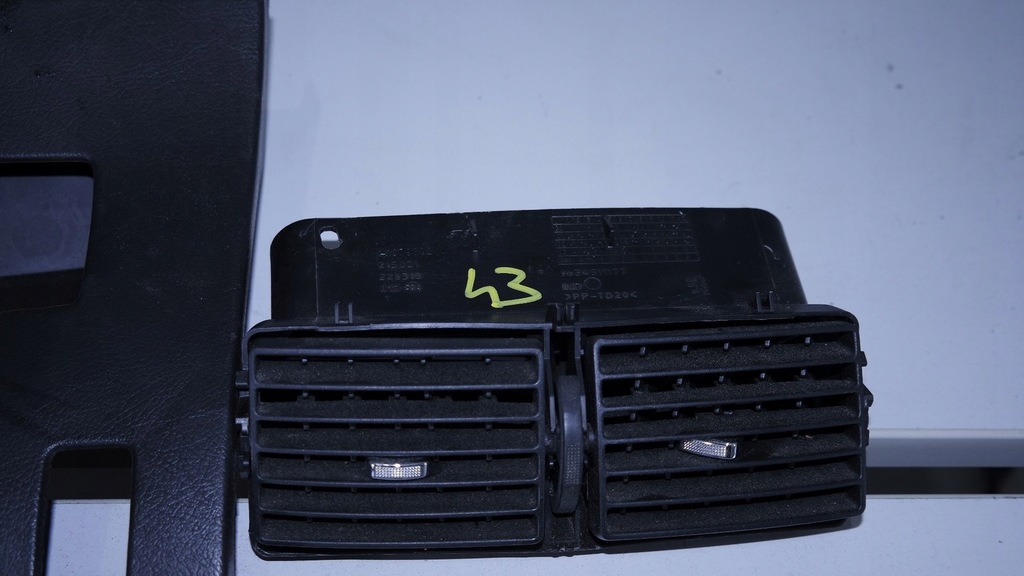 фото №5, ? решётка обдув середина полка бардачок peugeot 307