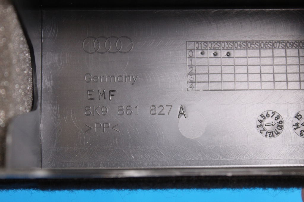 фото №6, Молдинг багажника audi оригинальный номер 8k9861827a молдинг