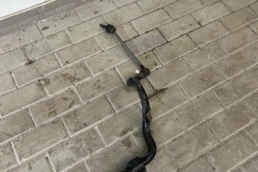 Стабилизатор передний mercedes-benz glc x253, c253 a2533230265 2.0l дизель Киев