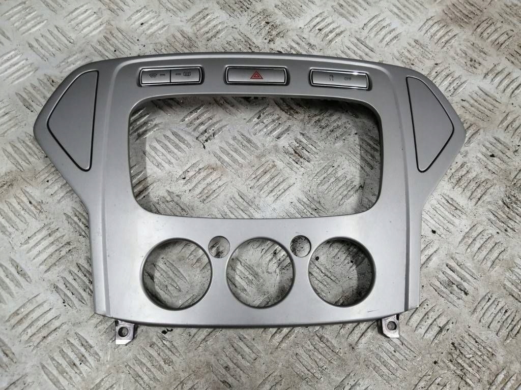 фото №1, Ford mondeo mk4 iv рамка радио защита dekor 7s7118522cdw