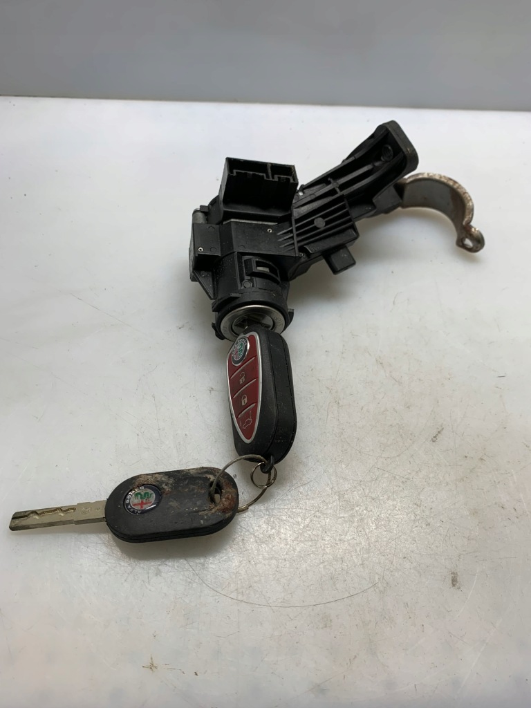 фото №1, Замок запалювання ключ 21210701 alfa fca