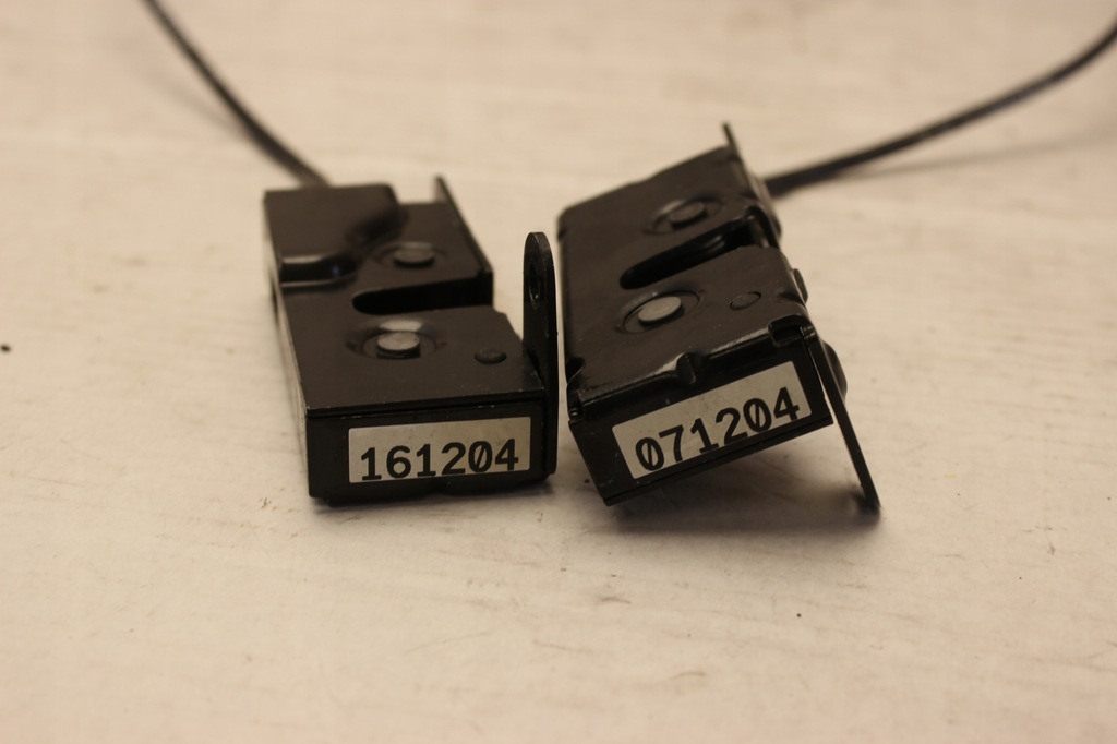 фото №2, Mini r52 cabrio 04r- замок крышки багажника задняя