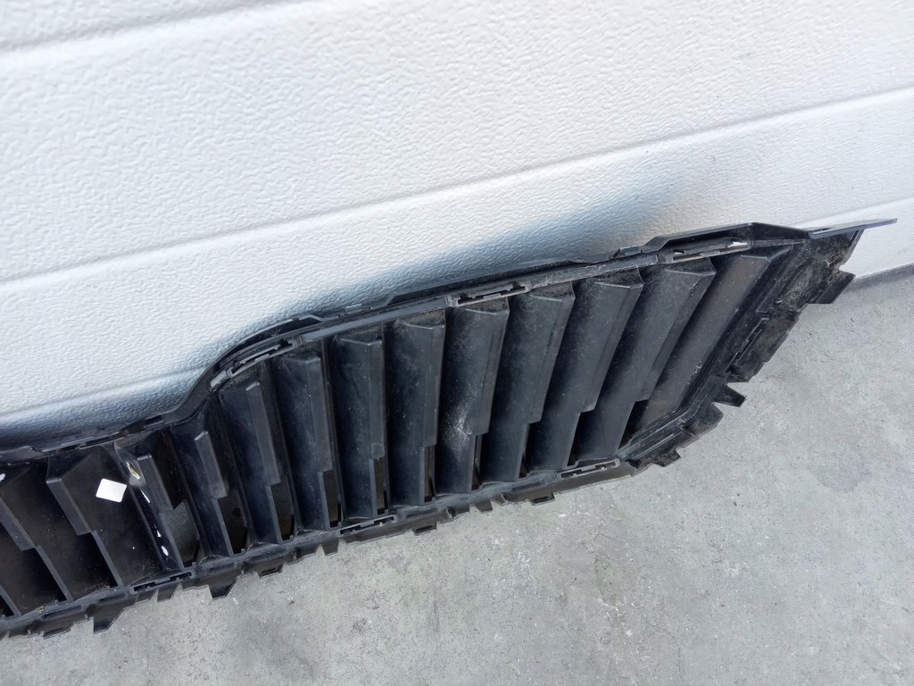 Skoda superb ii 3t0 lift 13- решётка радиатора решётка радиатора бампера Киев