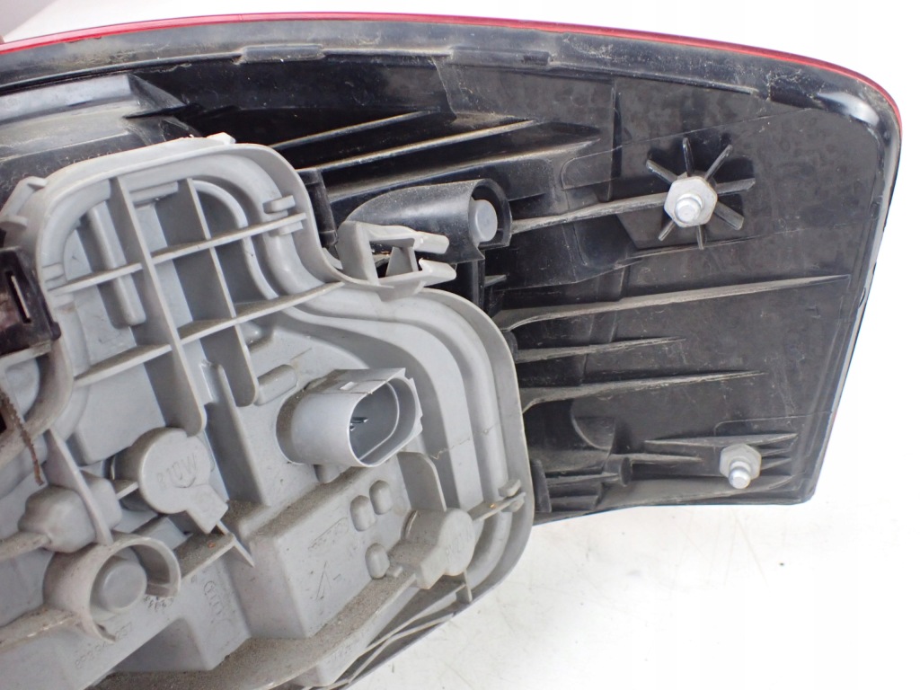 фото №7, Задняя левая лампа audi a3 8p