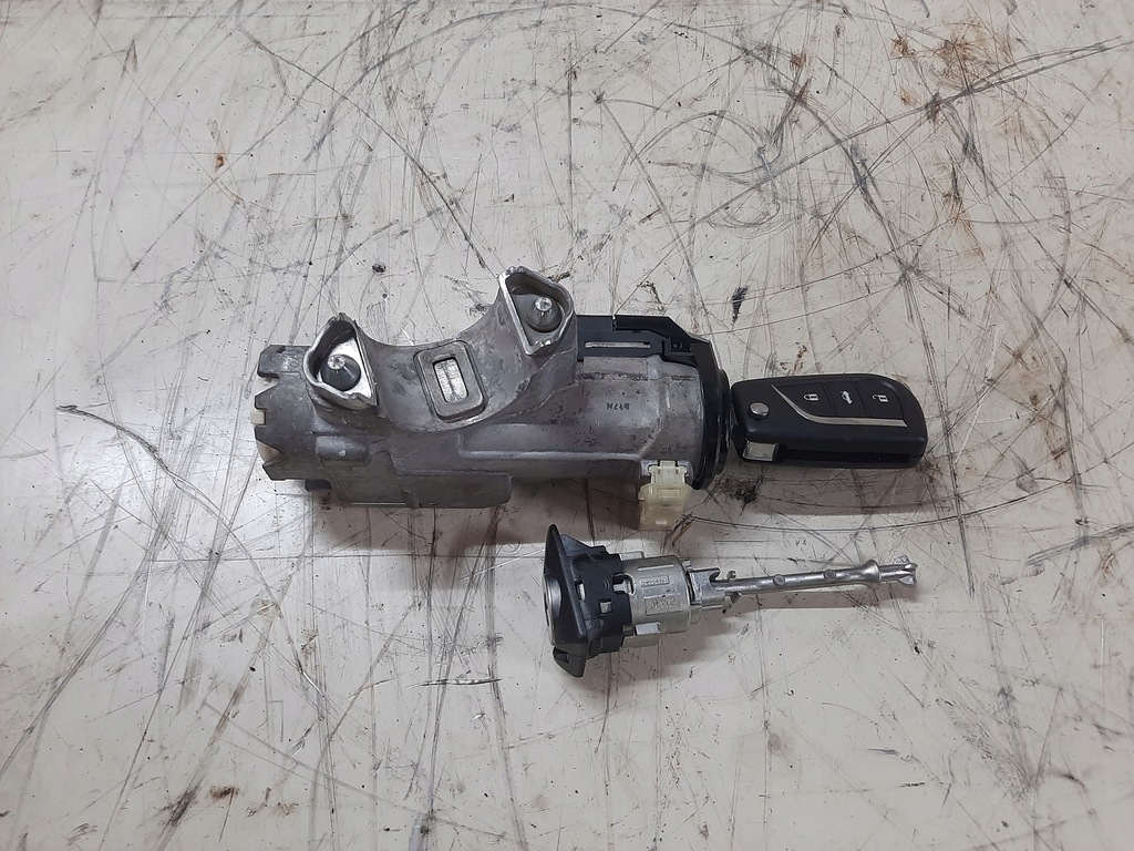 фото №1, Замок зажигания ключ вкладка corolla e21