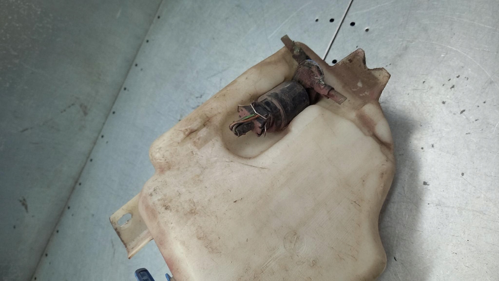 фото №5, Бачок жидкость do омывателя vw vento 96r 1.8b 1h0955453