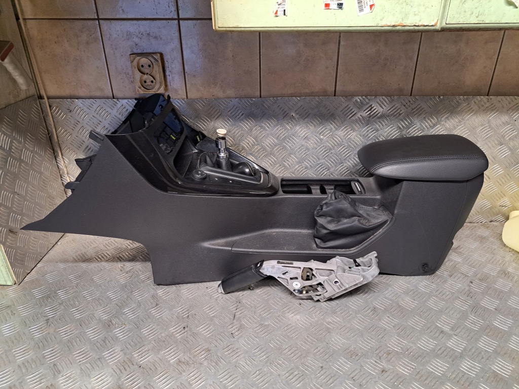 фото №2, Ford focus mk3 lift підлокітник