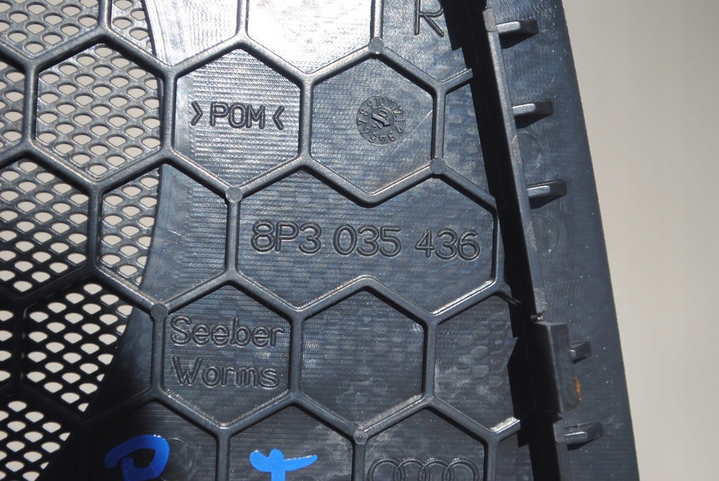 фото №4, Решётка заглушка накладка динамика audi a3 8p