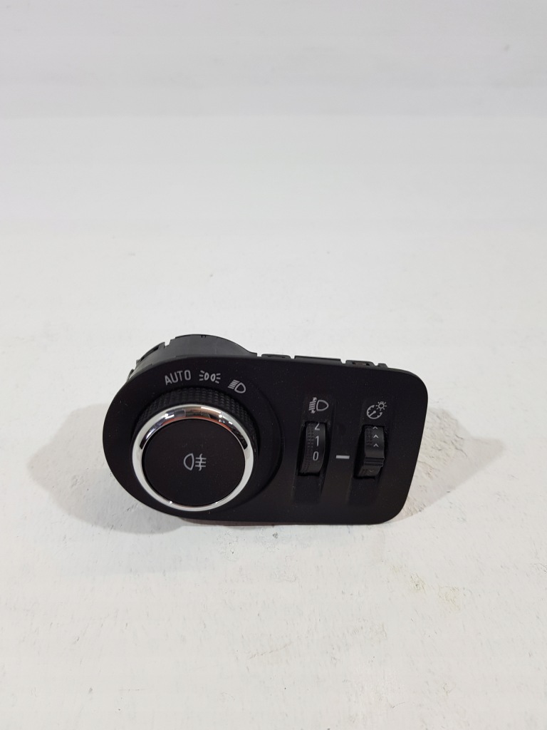 фото №1, Перемикач панель світла 39085923 opel combo e berlingo iv 21r 1.5d eu