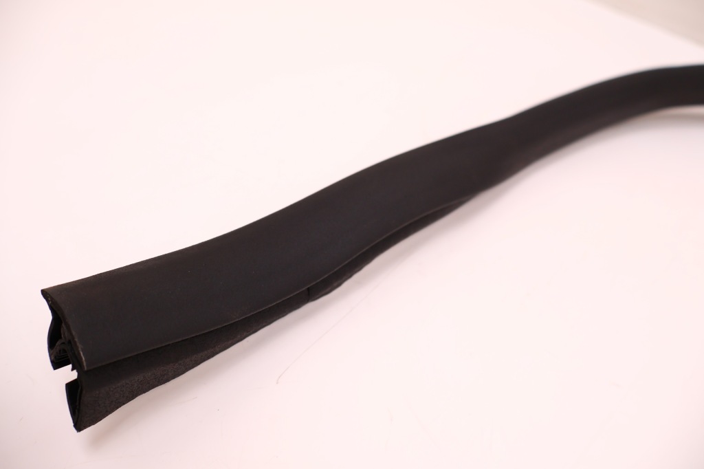 Mercedes-benz cle a236 прокладка скло права в Україні