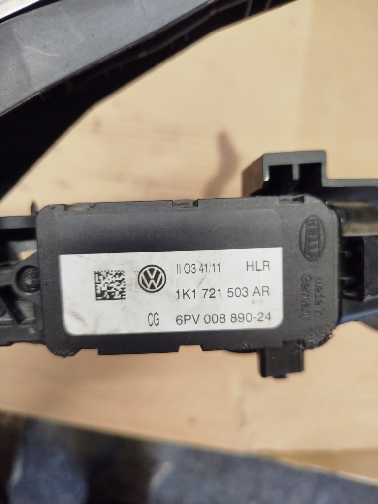 фото №5, Потенциометр педаль газа 1k1721503ar vw golf vi 1.4