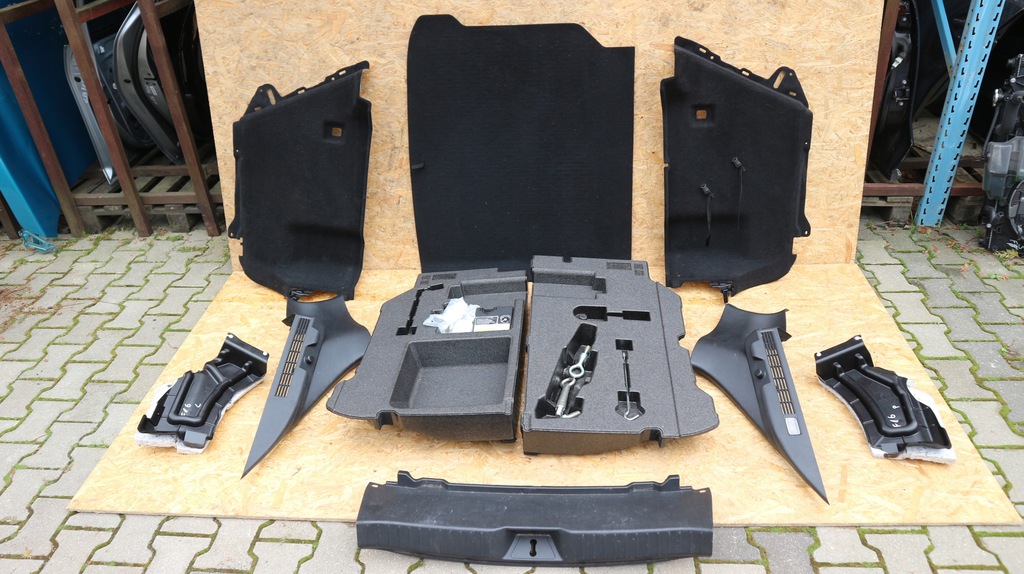 фото №1, Mazda 3 обшивка пінополістирол rok 2019