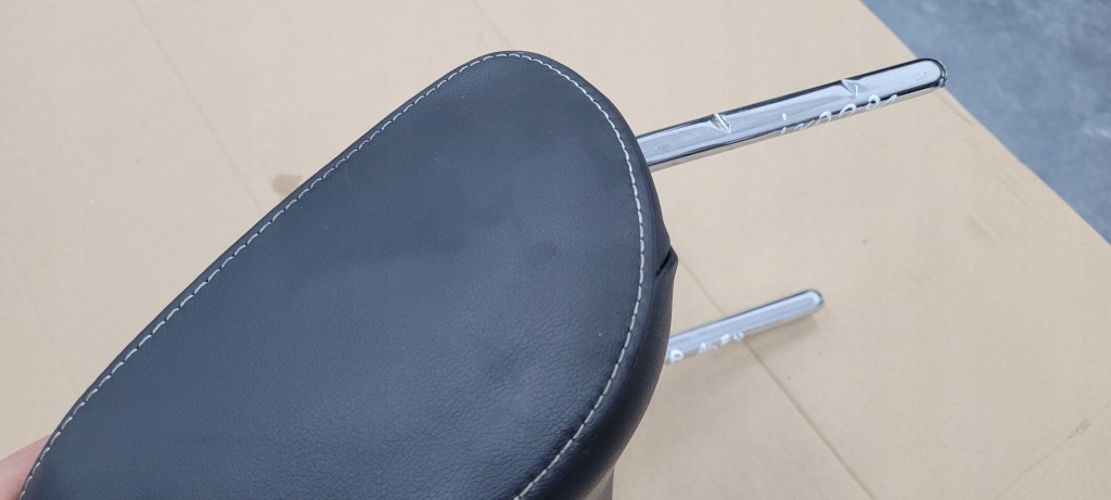 фото №7, A4 b8 підголівник сидіння правий перед s line шкіра білий nić