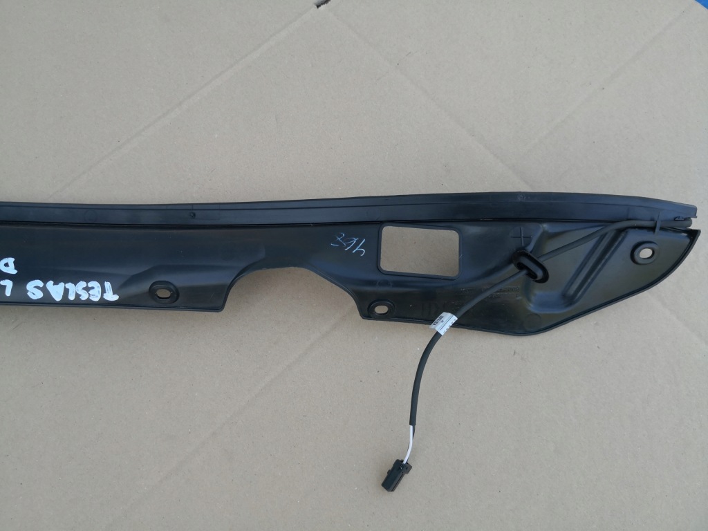 Tesla s молдинг правая датчик доводчик крышки в Украине