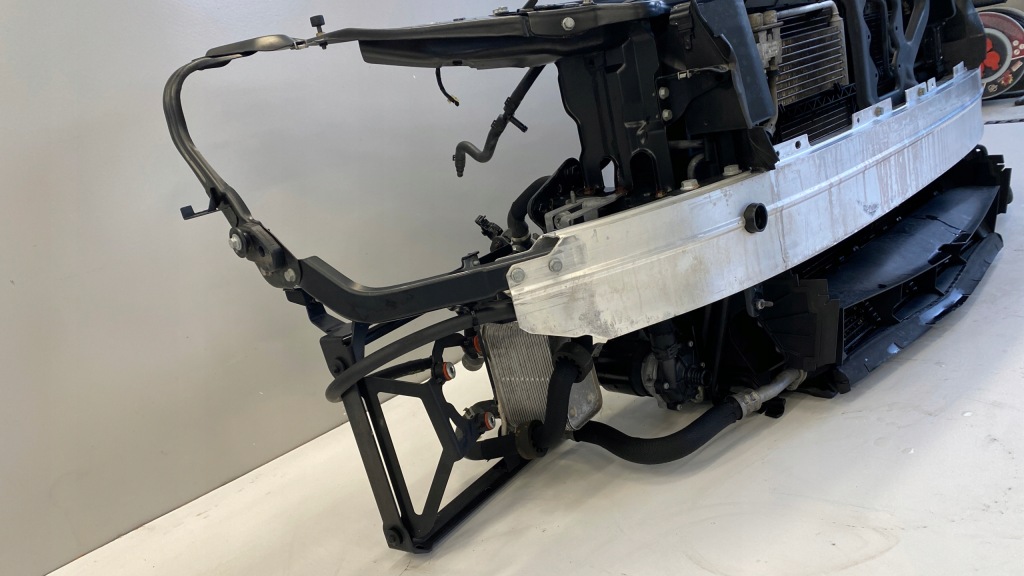 Підсилювач pas радіатор перед mercedes w221 s63 amg m156 Недорого