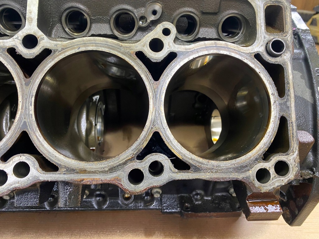 Блок двигателя 5.7 hemi dodge challenger charger durango chrysler 2015+ Доставка