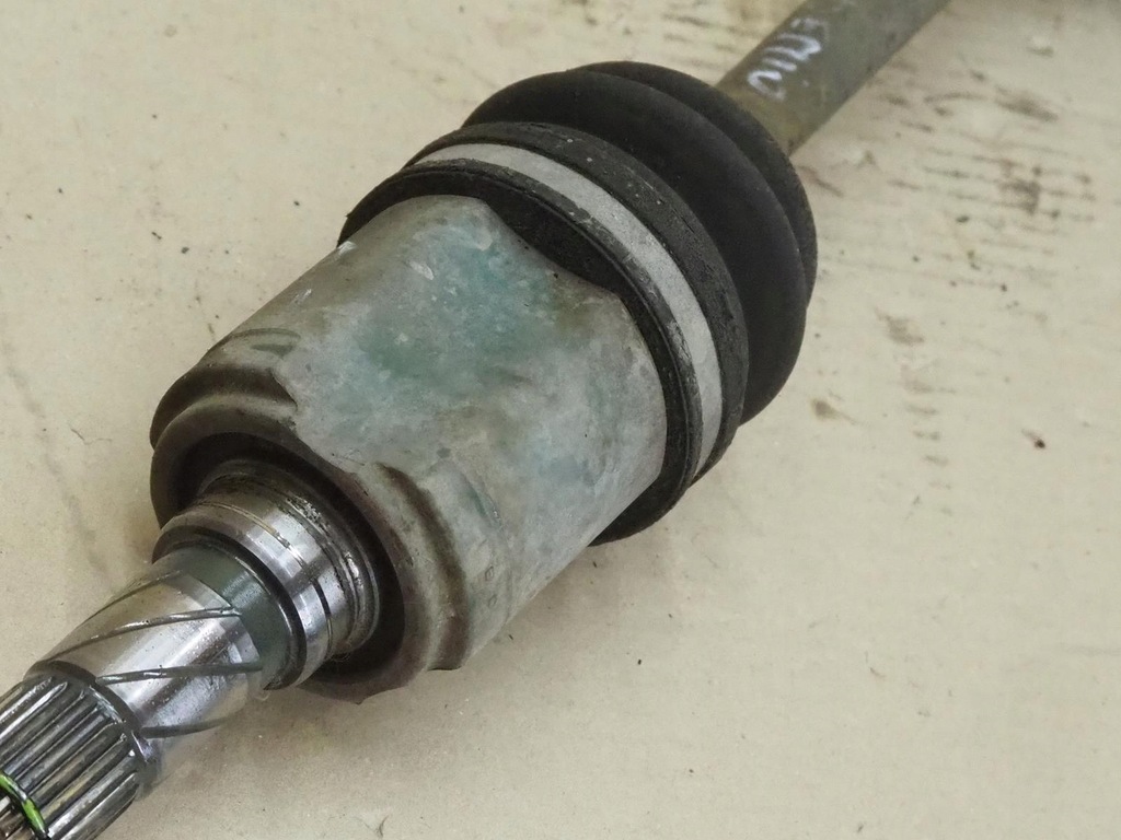 фото №12, Приводной вал левая mazda demio 1 2000r 1,3 1,5 abs автоматическая коробка передач