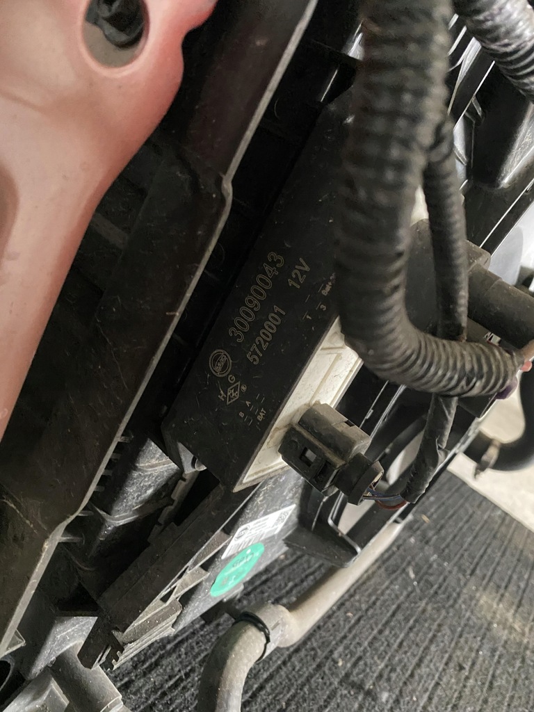 фото №11, Mg zs 22r 1.0 1.5 pas передний радиатор