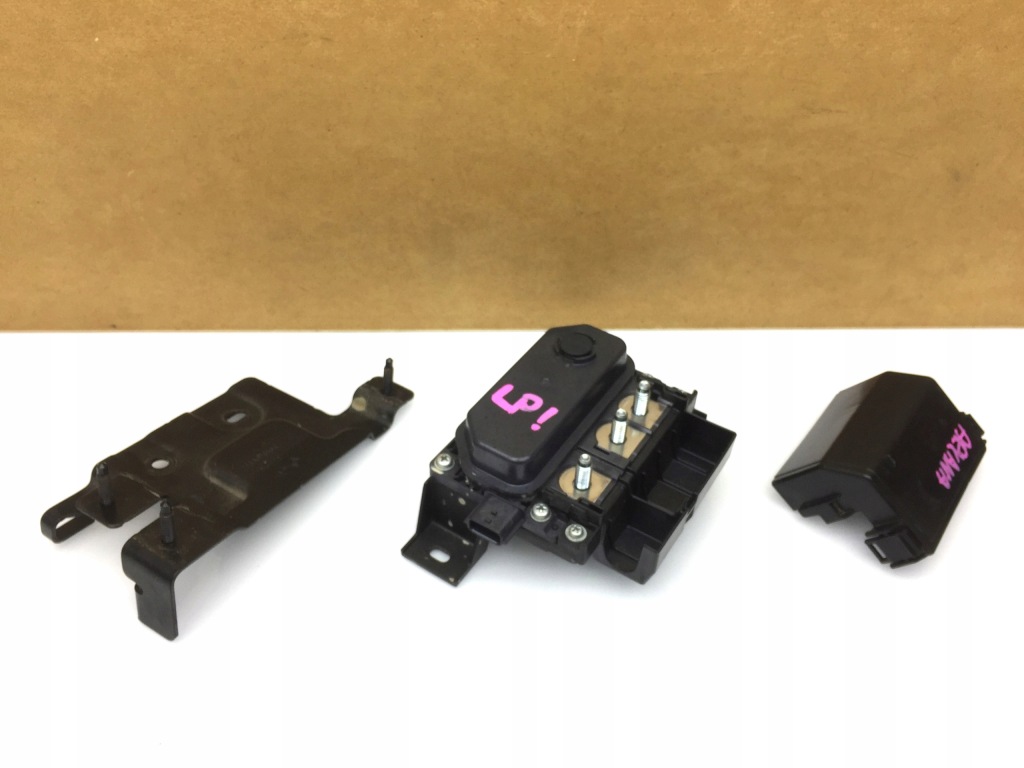 Купити Renault arkana запобіжник модуль напруги акумулятор