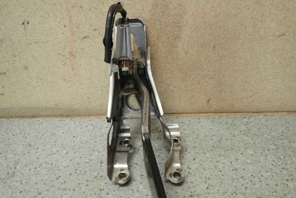 фото №3, Toyota auris 06- педаль тормоза