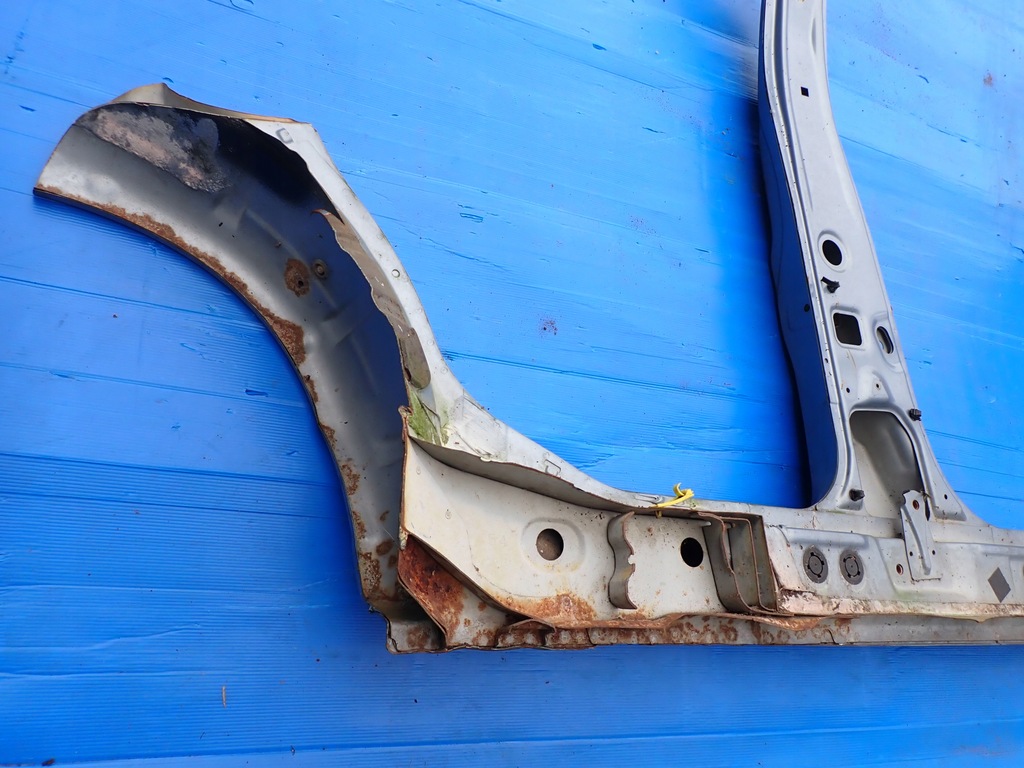 фото №10, Suzuki liana 02-07 порог левый