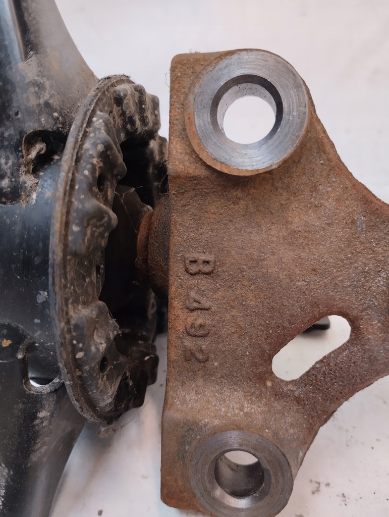 фото №2, Space star ii кронштейн подушка коробки