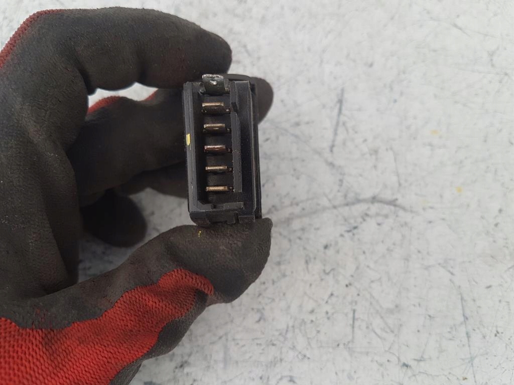 фото №4, Перемикач скло правий перед renault scenic i rx4