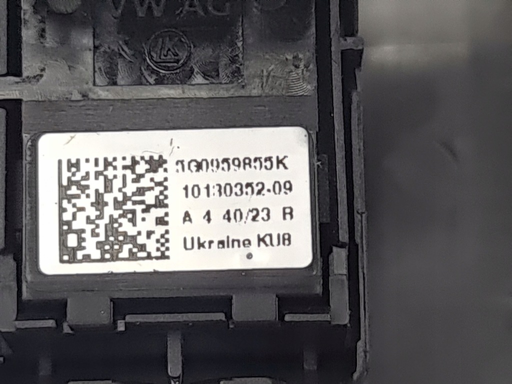 фото №9, Skoda octavia mk4 2024 с задний кнопки окон