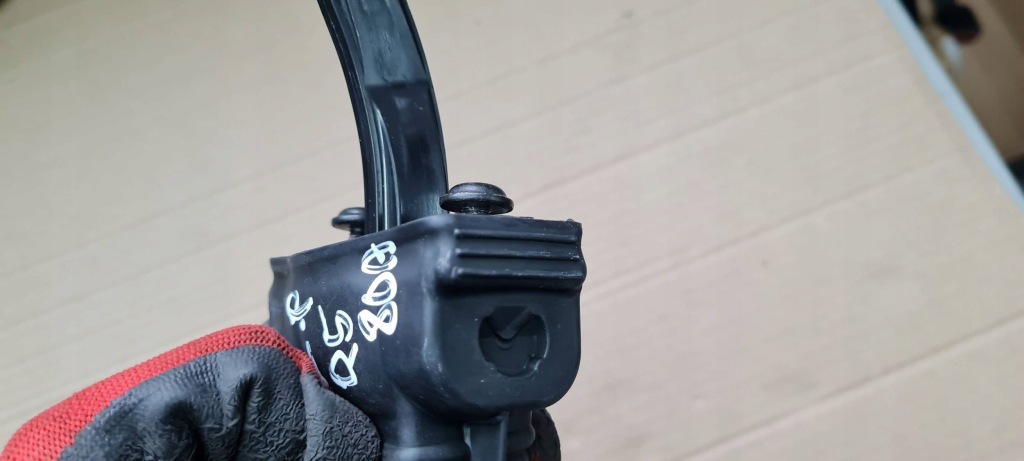 Q5 80a sq5 ограничитель дверь левый правый перед 80a837249 Киев