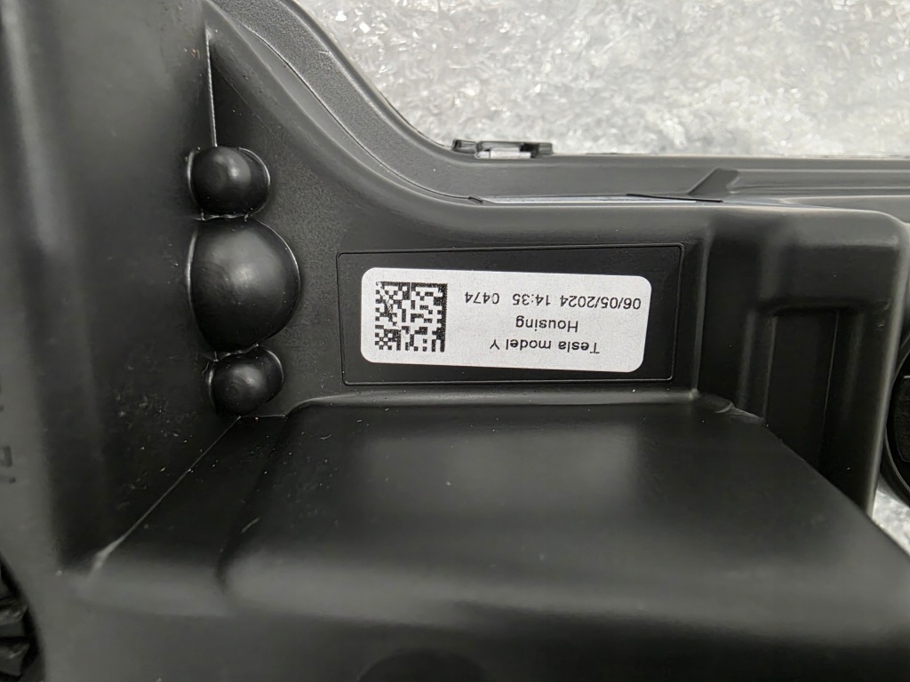 Противотуманная фара led drl левый tesla y рестайлинг  1507932-10 новый оригинальный с Разборки