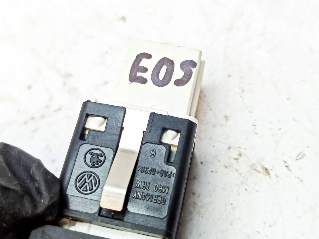 фото №11, Volkswagen eos 2010 кнопка / выключатель esp