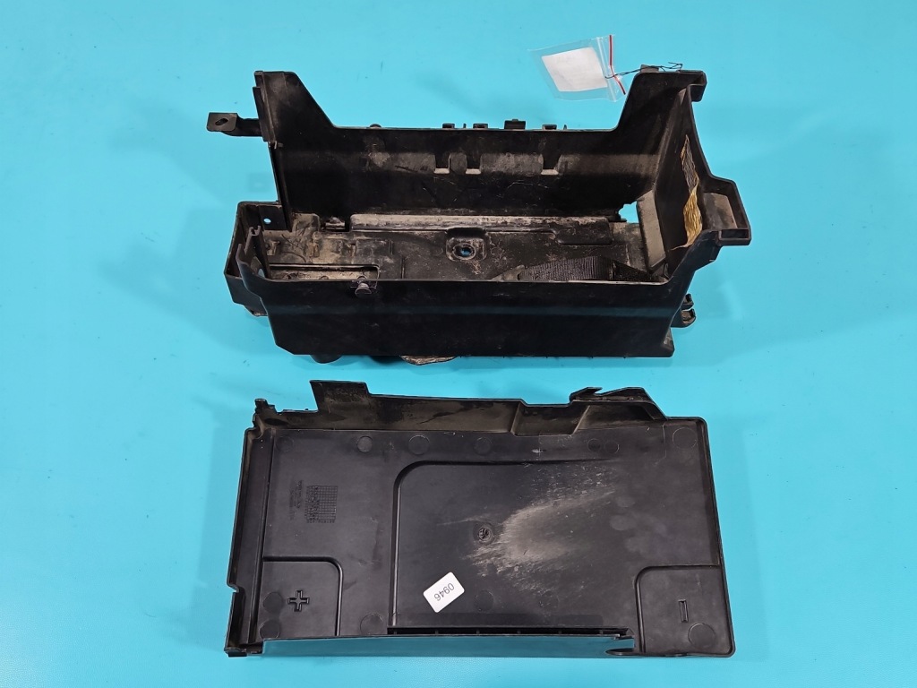 Корпус аккумулятор основание opel insignia a 13330946 2.0 cdti Цена