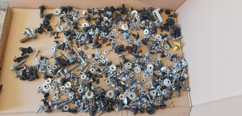 фото №7, Jaguar xf ii x260 2018r 3.0 td v6 болты салона 4kg с демонтажа