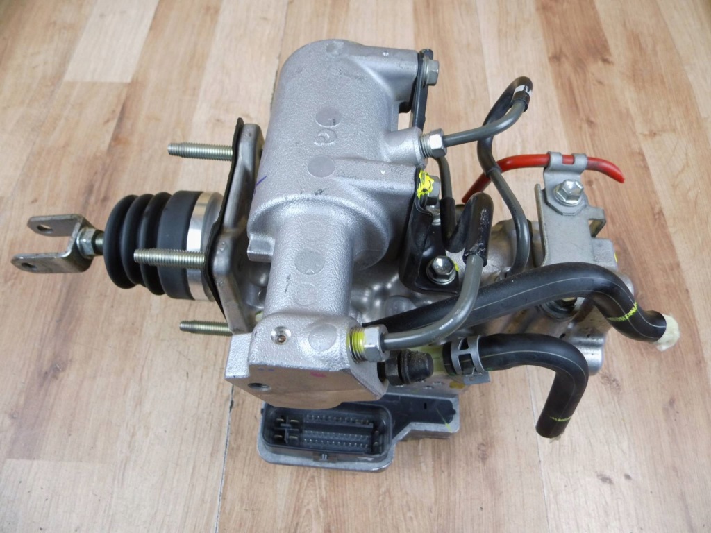 Toyota auris ii e180 1.8 hybrid насос гальмівна 47210-12130 Недорого