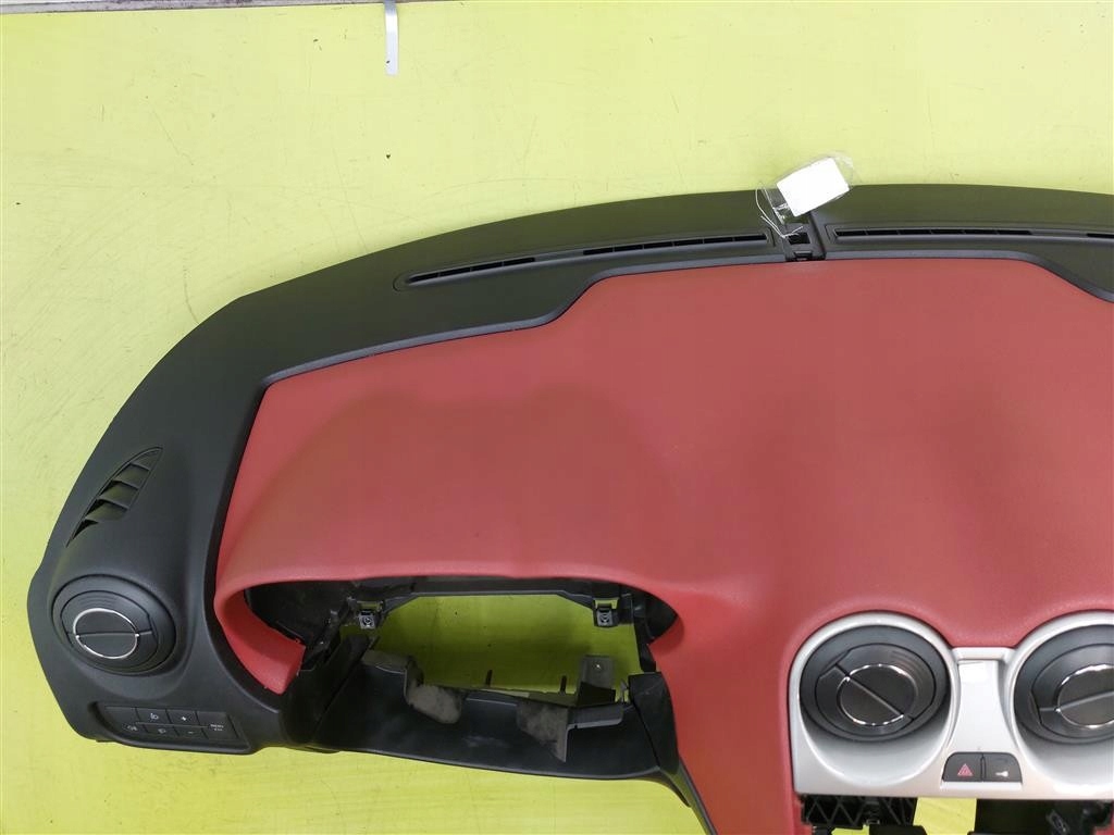 Панель приладів alfa romeo mito 08-18 156080677 50511713 00505162320 Зі Шроту