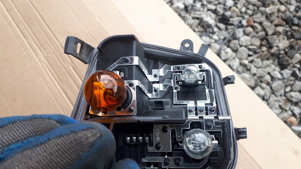 фото №14, A4 b9 kombi вкладиш лампи лівий задня задній w крила