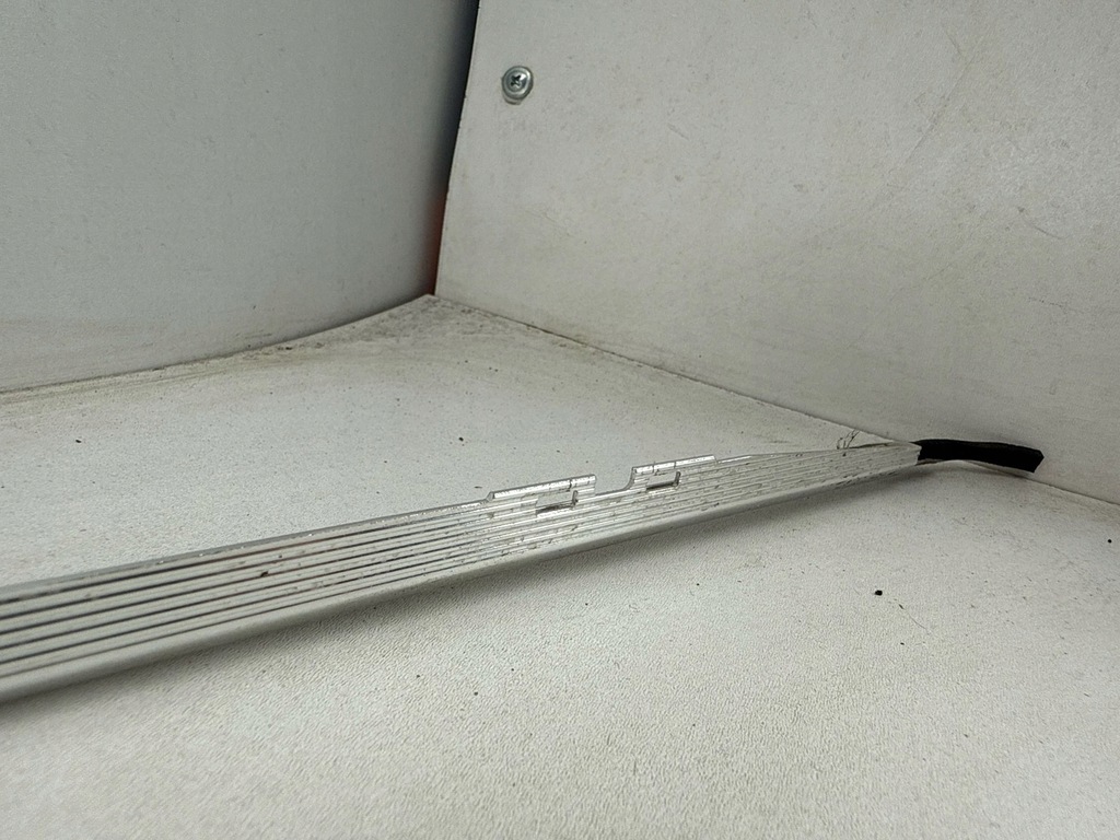 фото №11, Audi a6 c7 2015 задня молдинг дахова