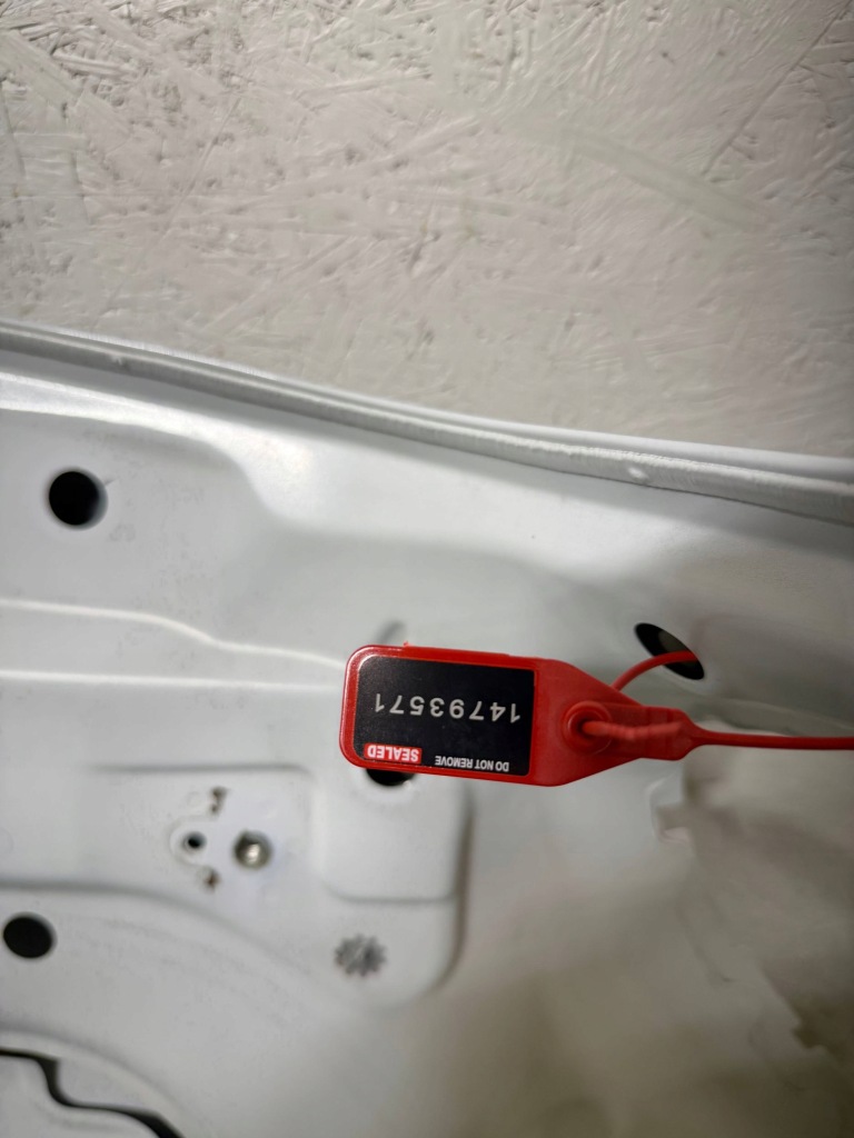 Капот кришка двигуна mini countryman r60 в Україні