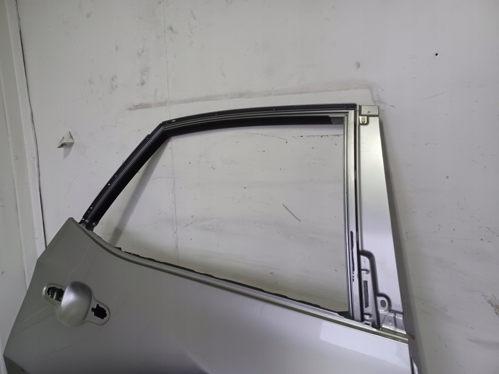 Двері ----- lexus nx ii 2021-2026 ------ задні праве ---- Зі Шроту