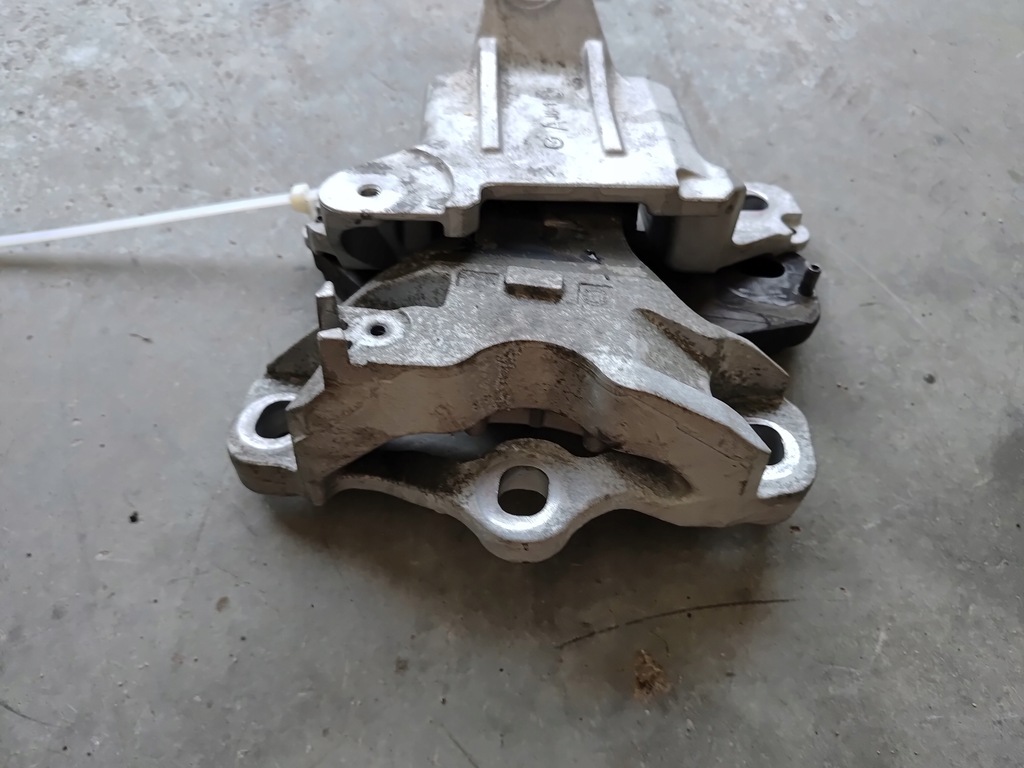 фото №12, Mazda cx50 23- подушка двигуна права ліва 2.5 turbo usa