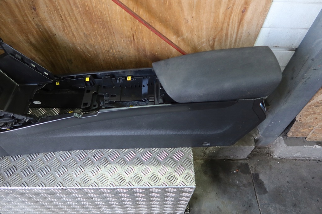 фото №9, Подлокотник туннель средний megane iv 969109180r