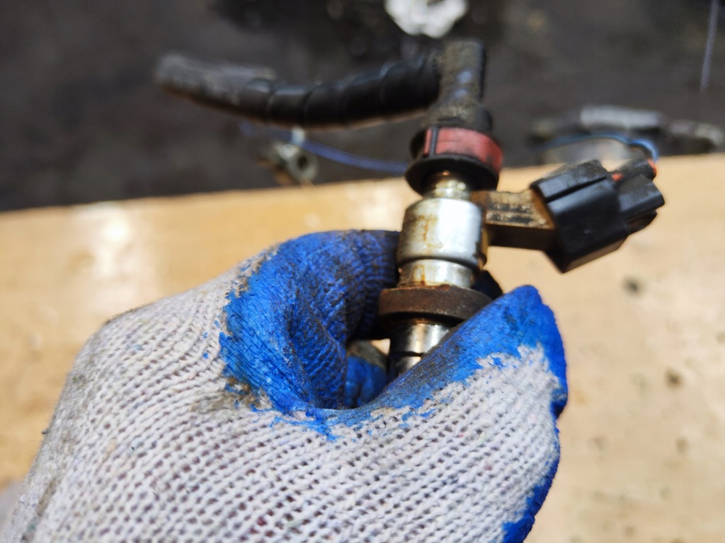 фото №1, Toyota auris i 2.2 d-cat инжектор форсунка denso