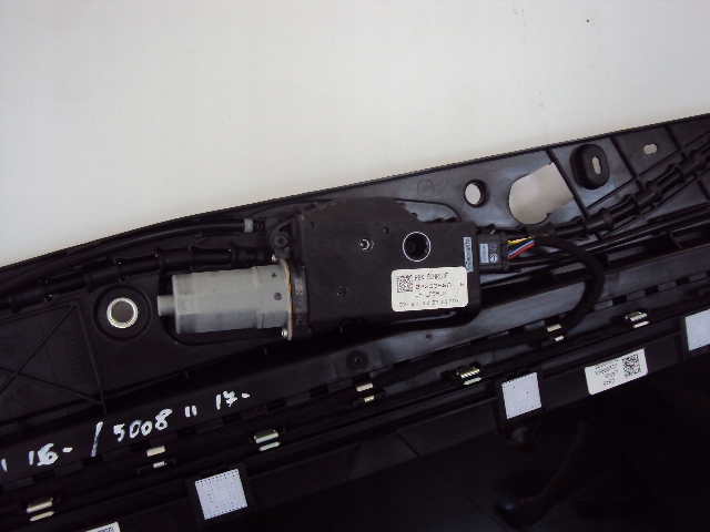 фото №7, Люк панорама peugeot 3008 ii 2016-