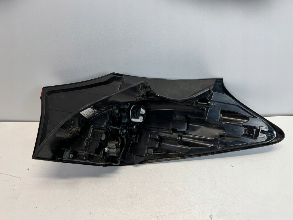 фото №5, Toyota yaris cross лампа правая левая задняя