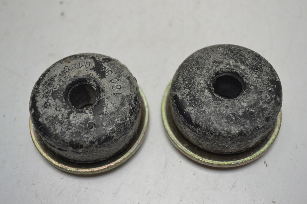 Mercedes w123 w126 гумки + болти амортизатора перед в Україні